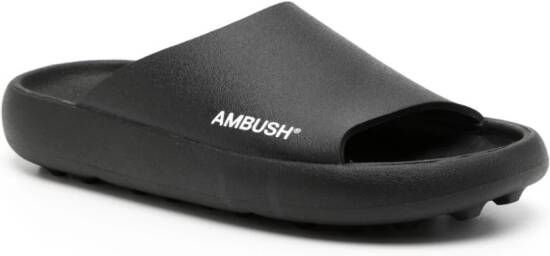 AMBUSH logo-print slides Zwart