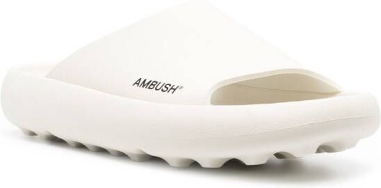 AMBUSH Slippers met logoprint Wit