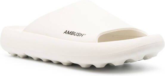 AMBUSH Slippers met logoprint Wit