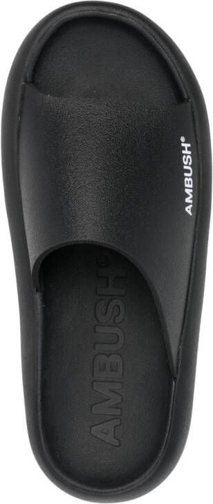 AMBUSH Slippers met logoprint Zwart