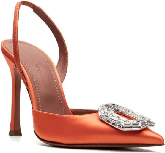 Amina Muaddi Camelia satijnen pumps Oranje