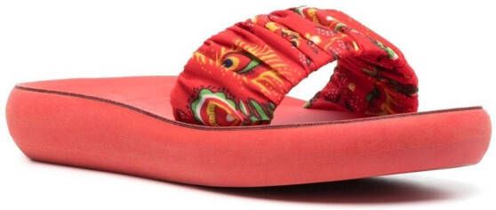 Ancient Greek Sandals Tayegete slippers met bandanaprint Rood