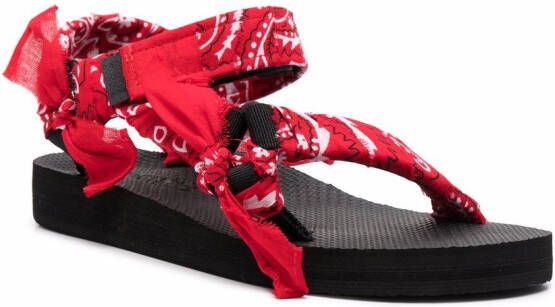 Arizona Love Trekky sandalen met bandanaprint Rood