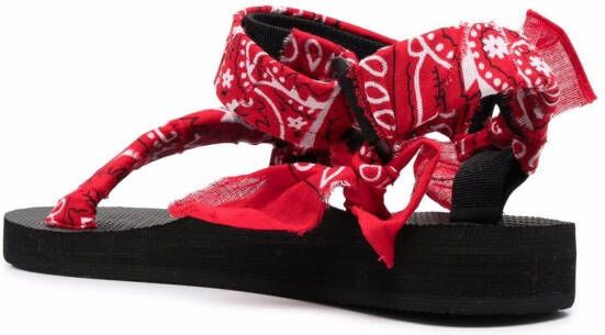 Arizona Love Trekky sandalen met bandanaprint Rood