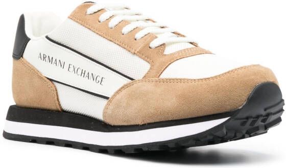 Armani Exchange Sneakers met logoprint Beige