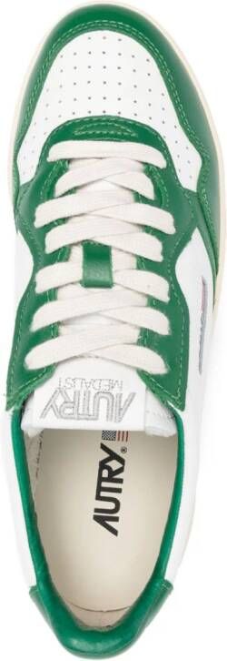 Autry Medalist sneakers met plateauzool Wit