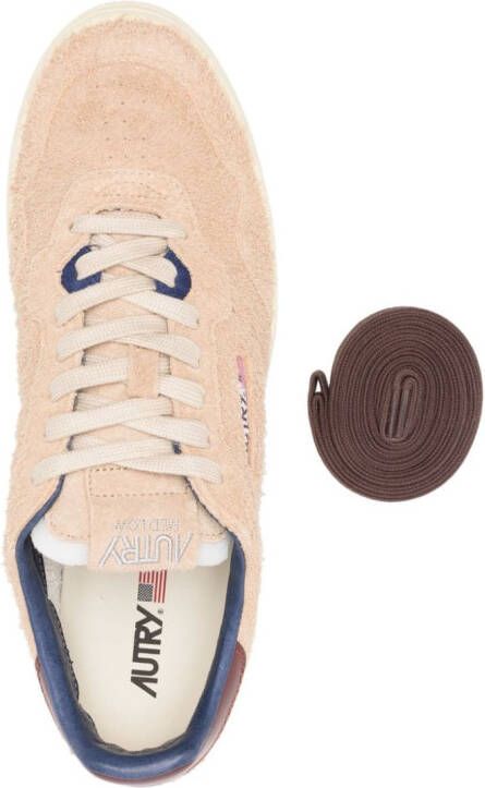 Autry Medalist suède sneakers Beige