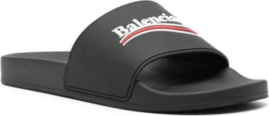 Balenciaga Badslippers met logo-reliëf Zwart