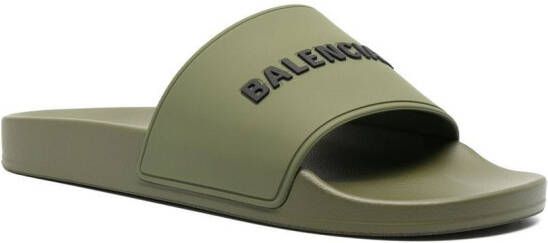 Balenciaga Badslippers met logoprint Groen