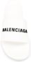 Balenciaga Badslippers met logo-reliëf Wit - Thumbnail 4
