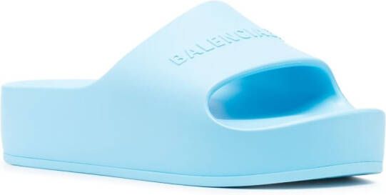 Balenciaga Slippers met logo reliëf Blauw