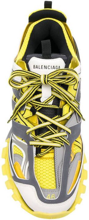 Balenciaga geperforeerde vetersneakers Geel