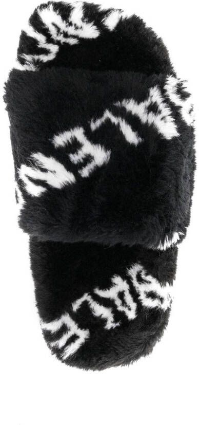 Balenciaga Furry slippers met logoprint Zwart