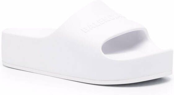 Balenciaga Chunky slippers met logo-reliëf Wit