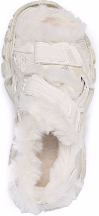 Balenciaga Track sandalen van imitatiebont Beige