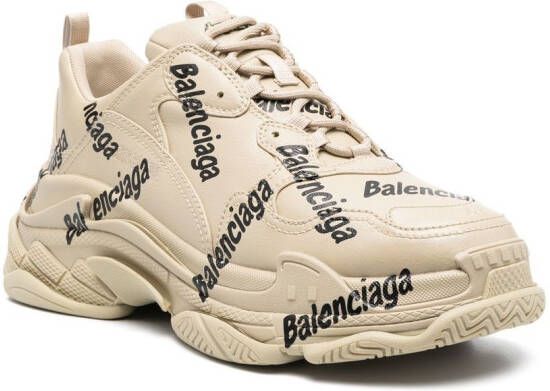 Balenciaga Triple S sneakers met logoprint Beige