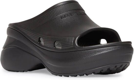 Balenciaga x Crocs slippers met geperforeerd rubber Zwart