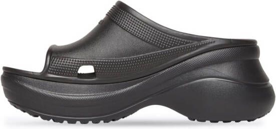 Balenciaga x Crocs slippers met geperforeerd rubber Zwart