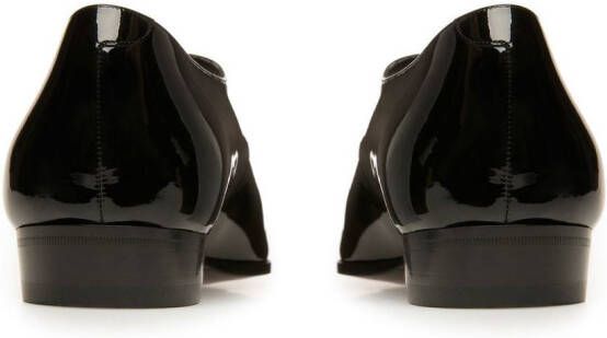 Bally Schoenen met puntige neus Zwart