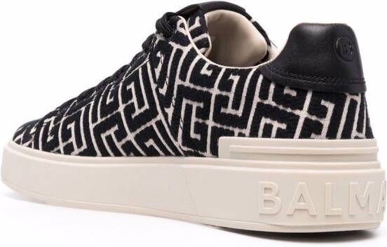 Balmain B-Court sneakers met monogram Beige