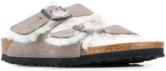 Birkenstock Arizona sandalen met twee bandjes Grijs