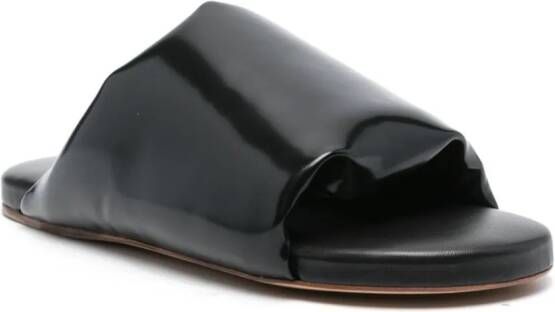 Bottega Veneta padded leather flat sandals Zwart