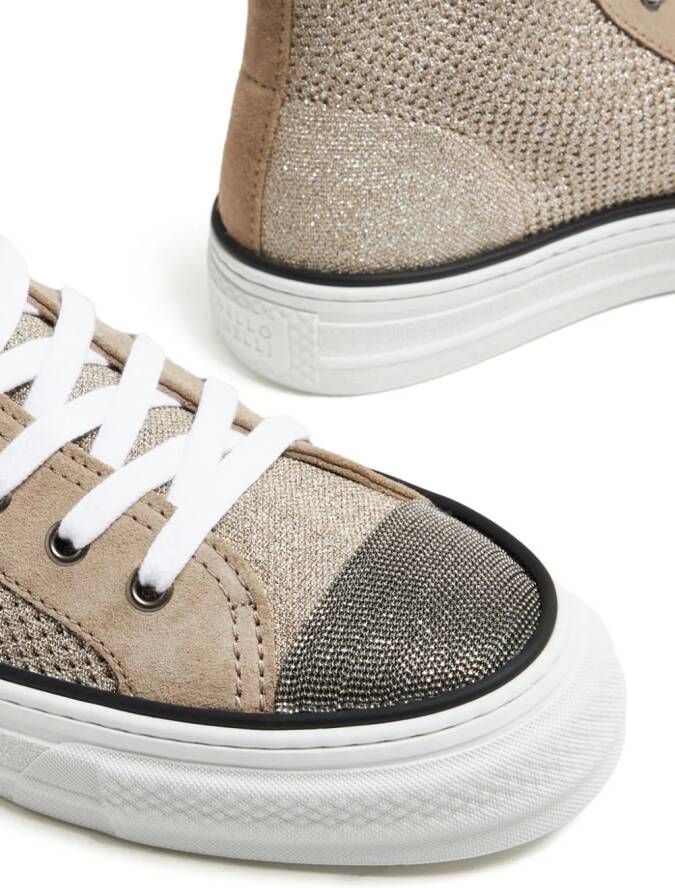 Brunello Cucinelli Metallic gebreide sneakers met monilikralen Beige