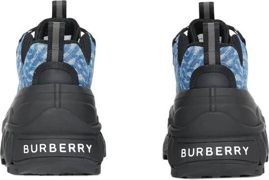 Burberry Arthur sneakers met monogramprint Zwart