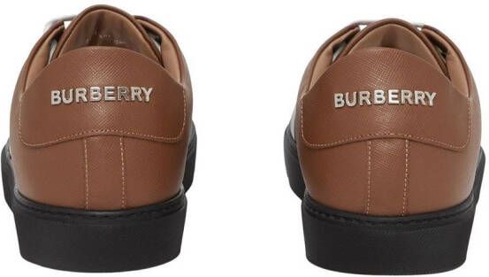 Burberry Geruite sneakers Bruin