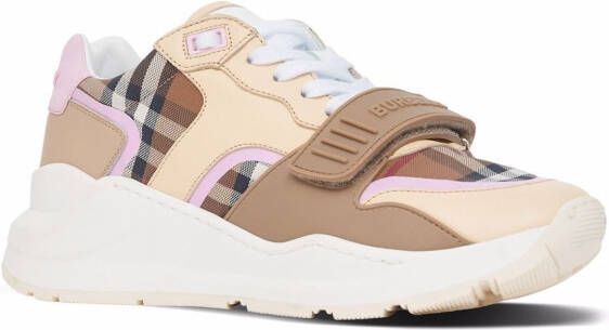 Burberry Ramsey sneakers met Vintage check Bruin