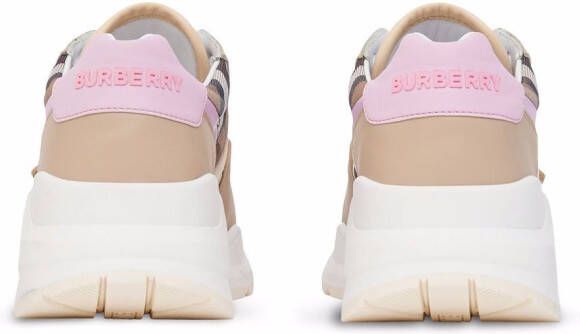 Burberry Ramsey sneakers met Vintage check Bruin