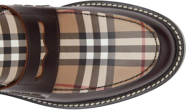 Burberry Loafers met Vintage-Check Bruin