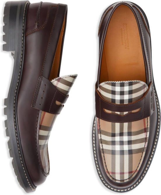 Burberry Loafers met Vintage-Check Bruin