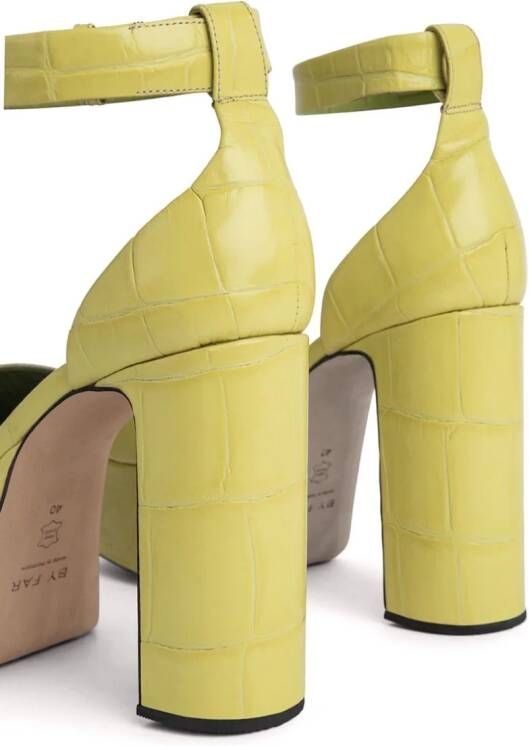 BY FAR Barb 120 mm sandalen met krokodillen-reliëf Groen