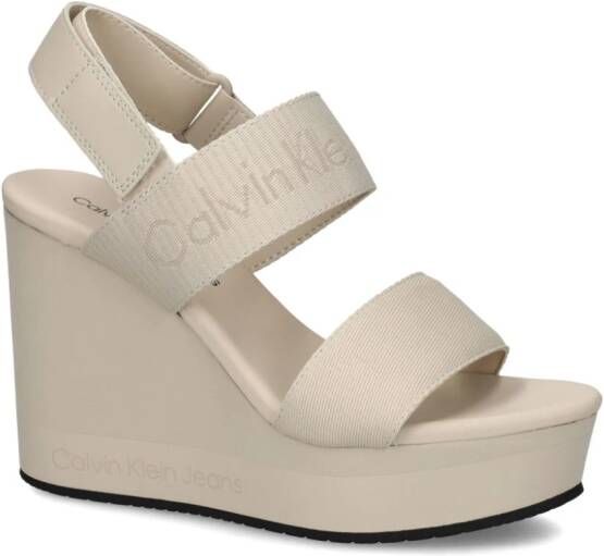 Calvin Klein Jeans 110 mm Sandalen met logobandje en sleehak Beige