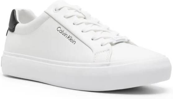 Calvin Klein Sneakers met logo-reliëf Wit