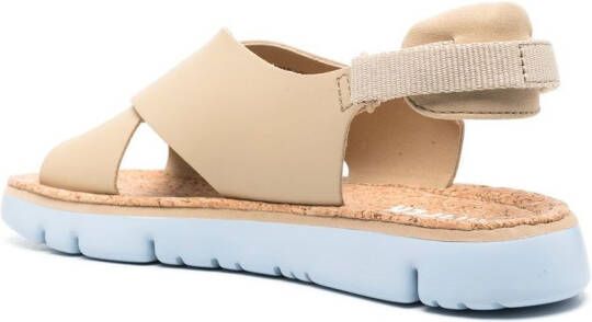 Camper Oruga sandalen met gekruiste bandjes Beige