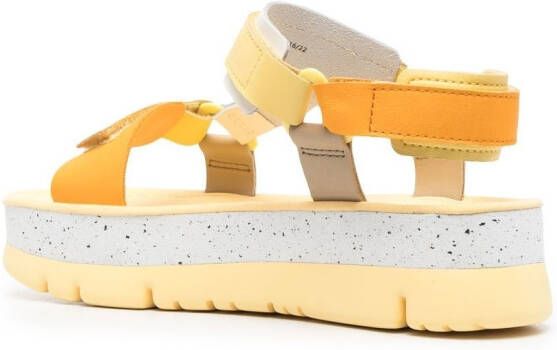 Camper Oruga sandalen met open neus Geel