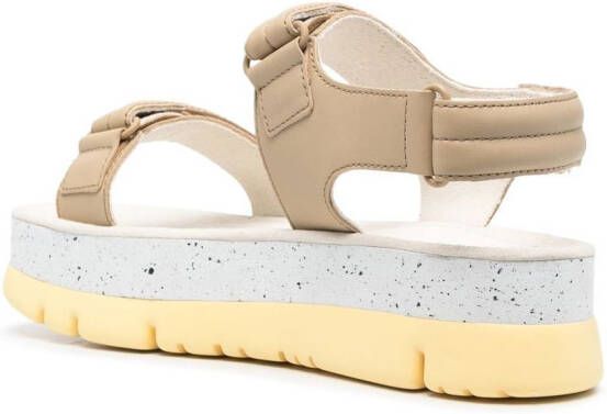 Camper Oruga Up sandalen met plateau Beige