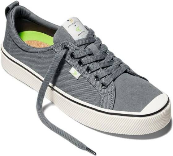 Cariuma x Mater-Piece OCA suède sneakers met vlakken Grijs