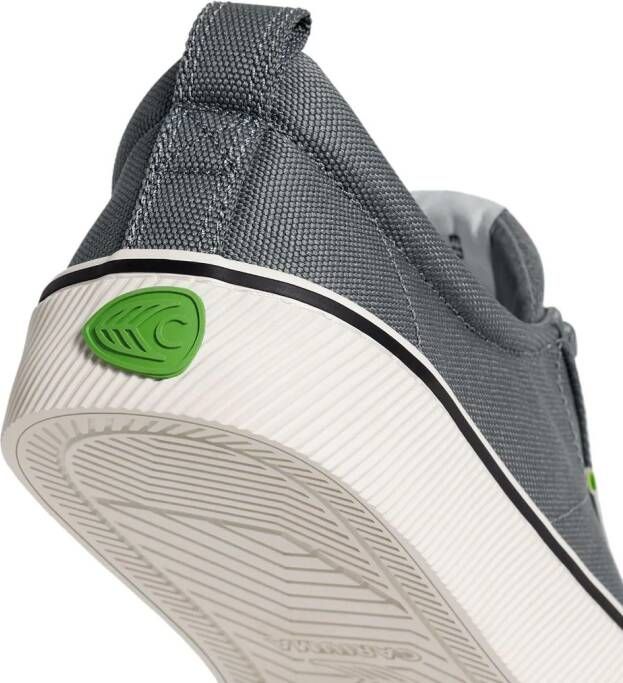 Cariuma x Mater-Piece OCA suède sneakers met vlakken Grijs