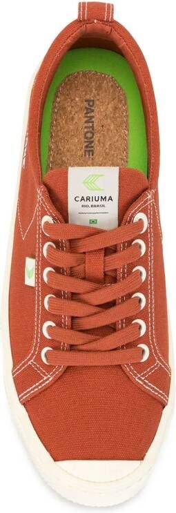 Cariuma x Pantone Picante low-top sneakers Rood