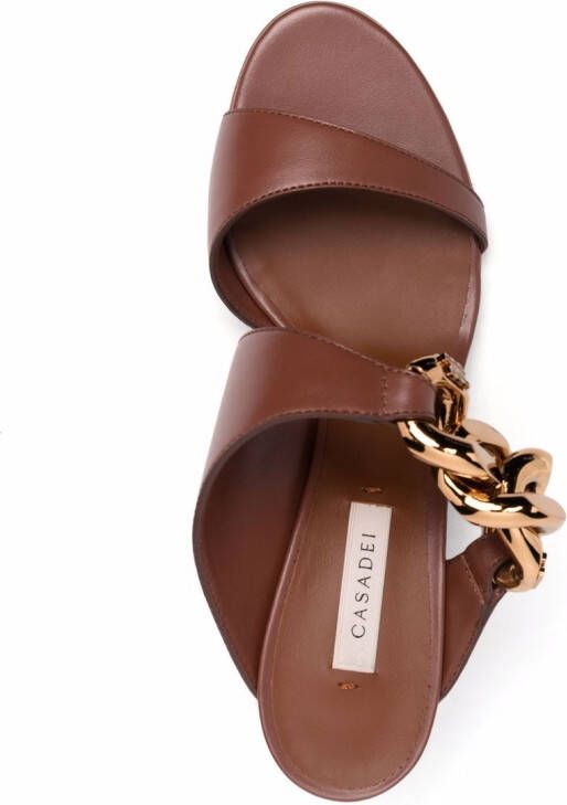 Casadei Chaine sandalen met kettingafwerking Bruin