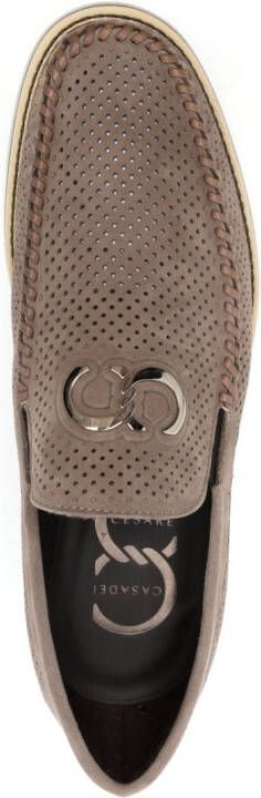 Casadei Geperforeerde loafers Beige