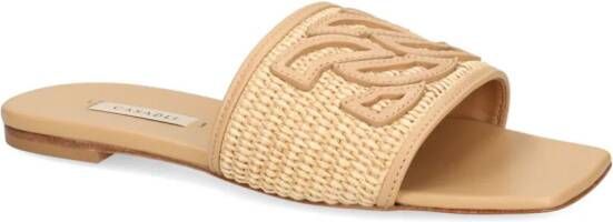 Casadei Portofino slippers van geweven raffia Beige