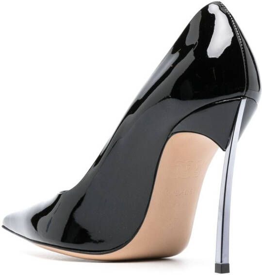 Casadei Pumps met puntige neus Zwart