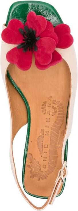 Chie Mihara Tayda sandalen met bloemenpatch Beige