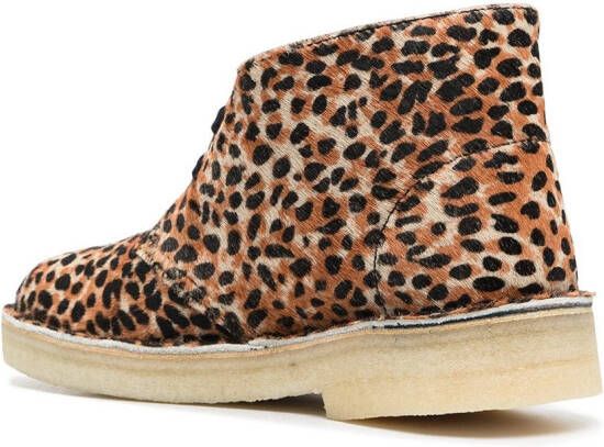 Clarks Originals Desert boots met luipaardprint Bruin