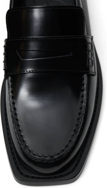 Closed Loafers met vierkante neus Zwart