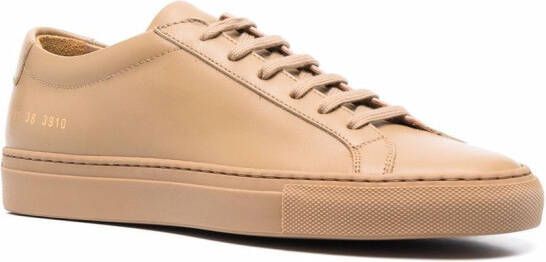 Common Projects Sneakers met gelakte afwerking Bruin